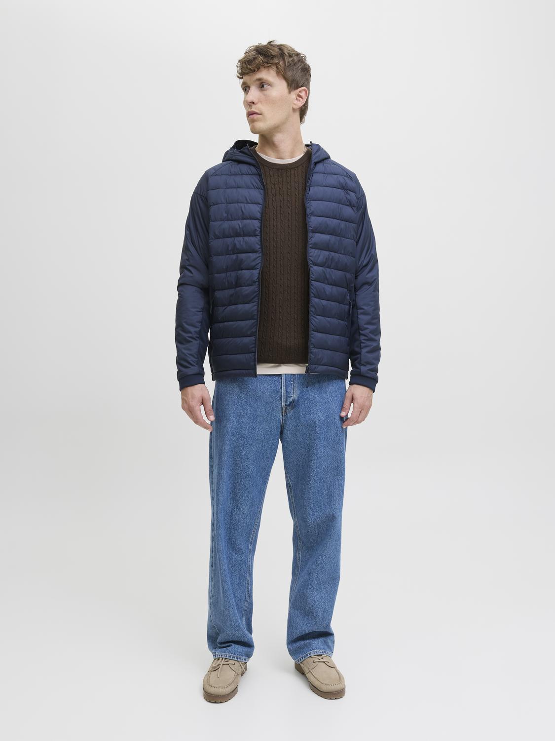 model_shot-front_full