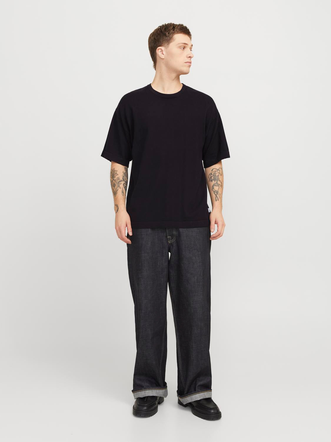 model_shot-front_full