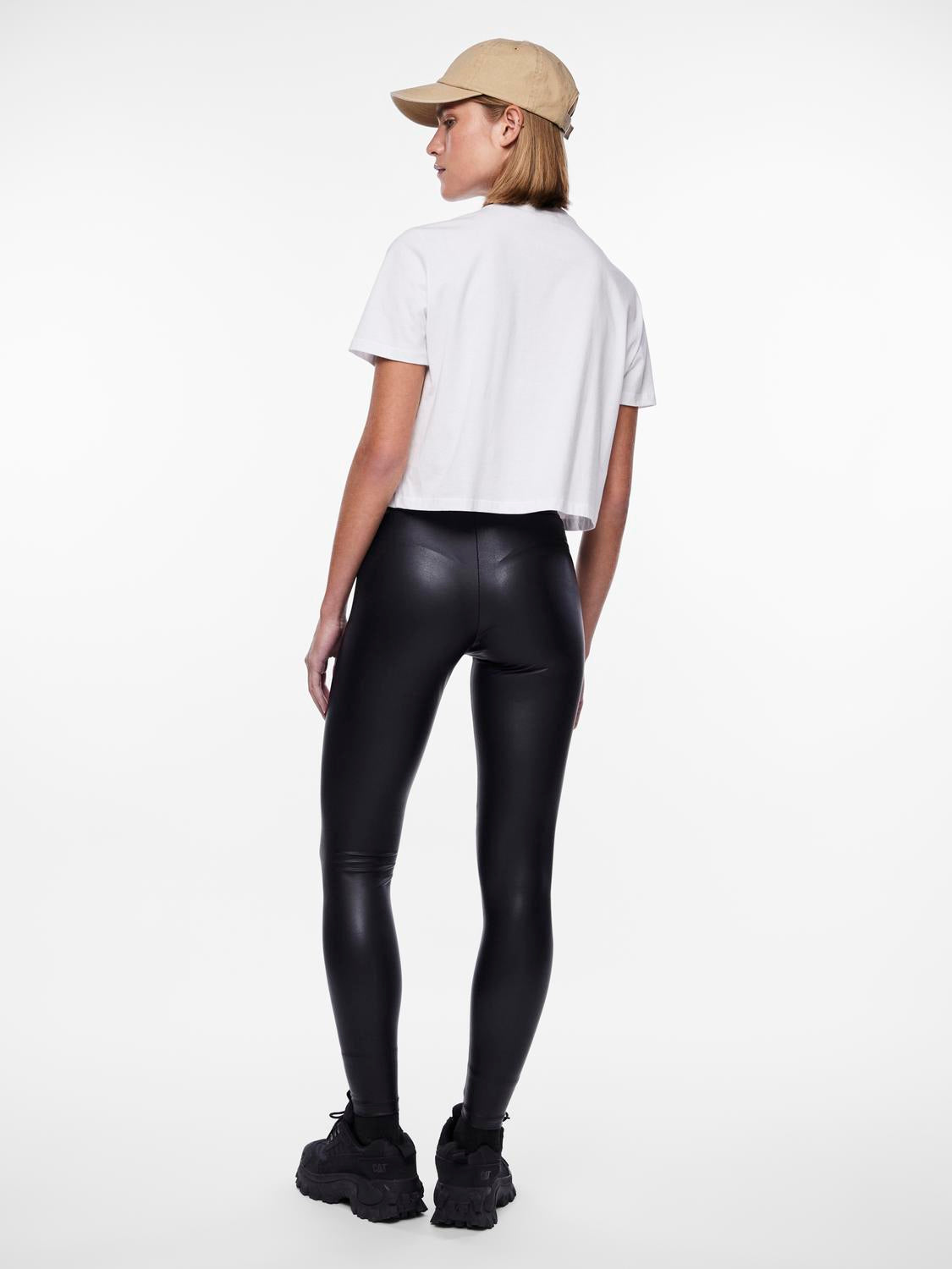 model_shot-back