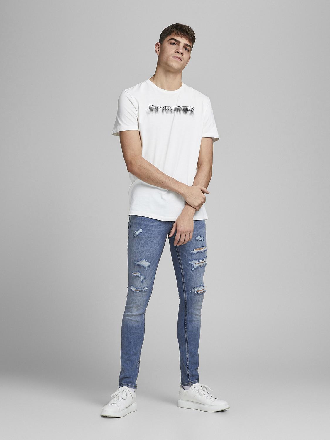 model_shot-front_full
