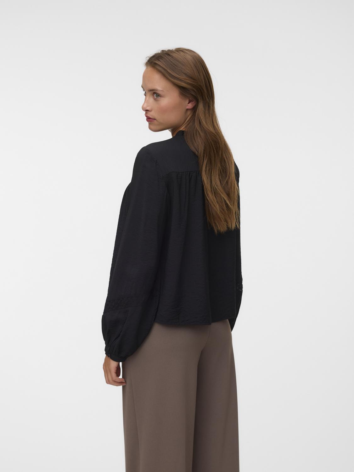 model_shot-back