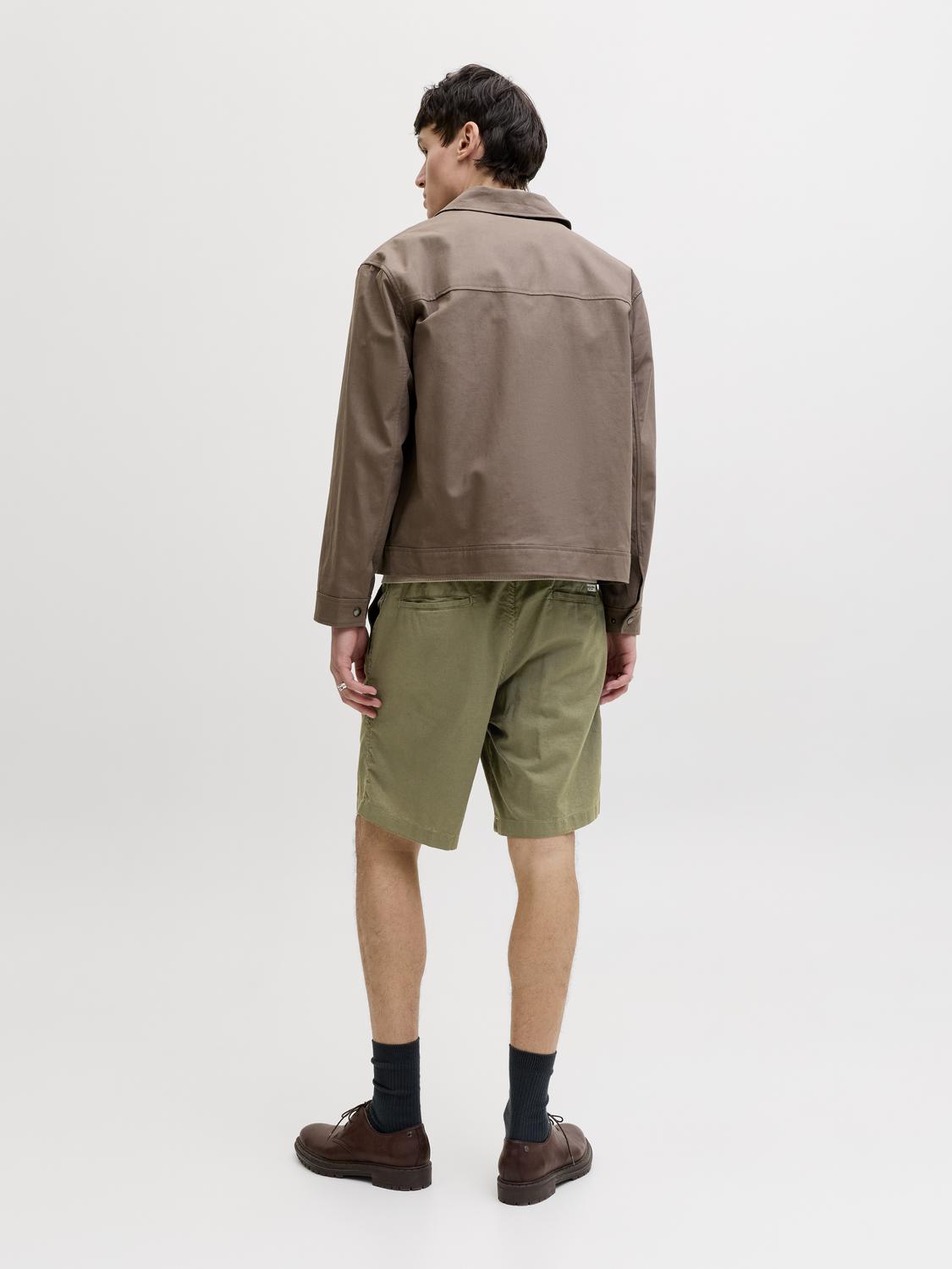 model_shot-back