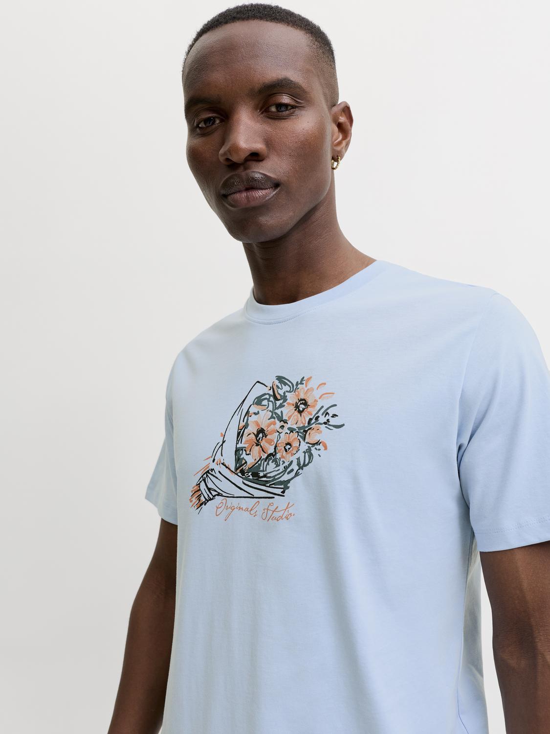 model_shot-creative