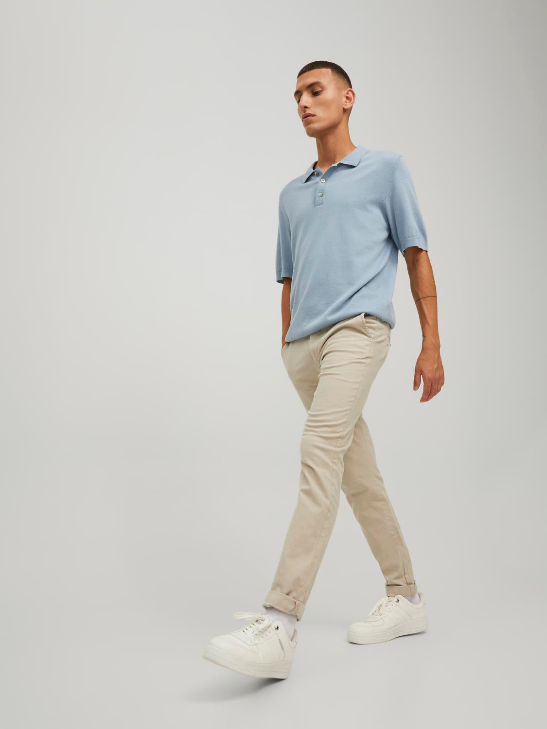 model_shot-creative
