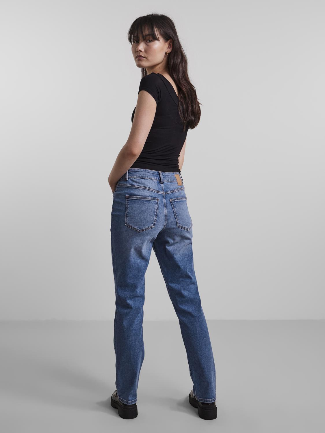 model_shot-back