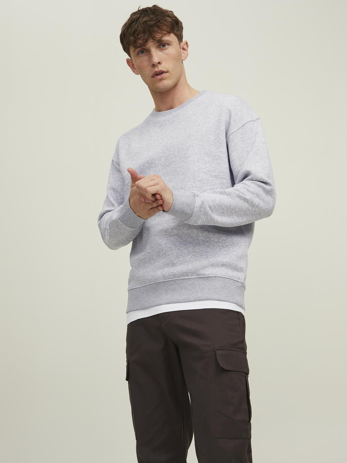 model_shot-front