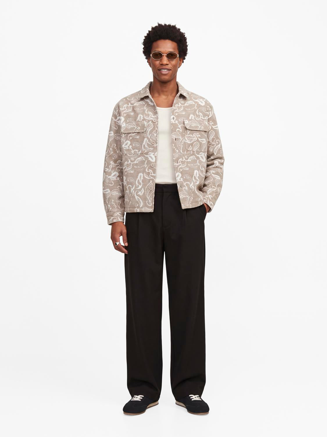 model_shot-front_full