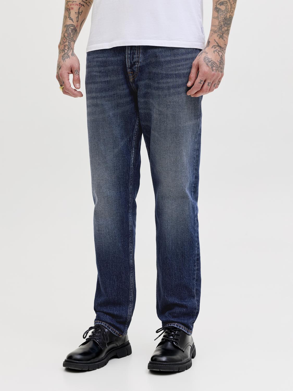 model_shot-front