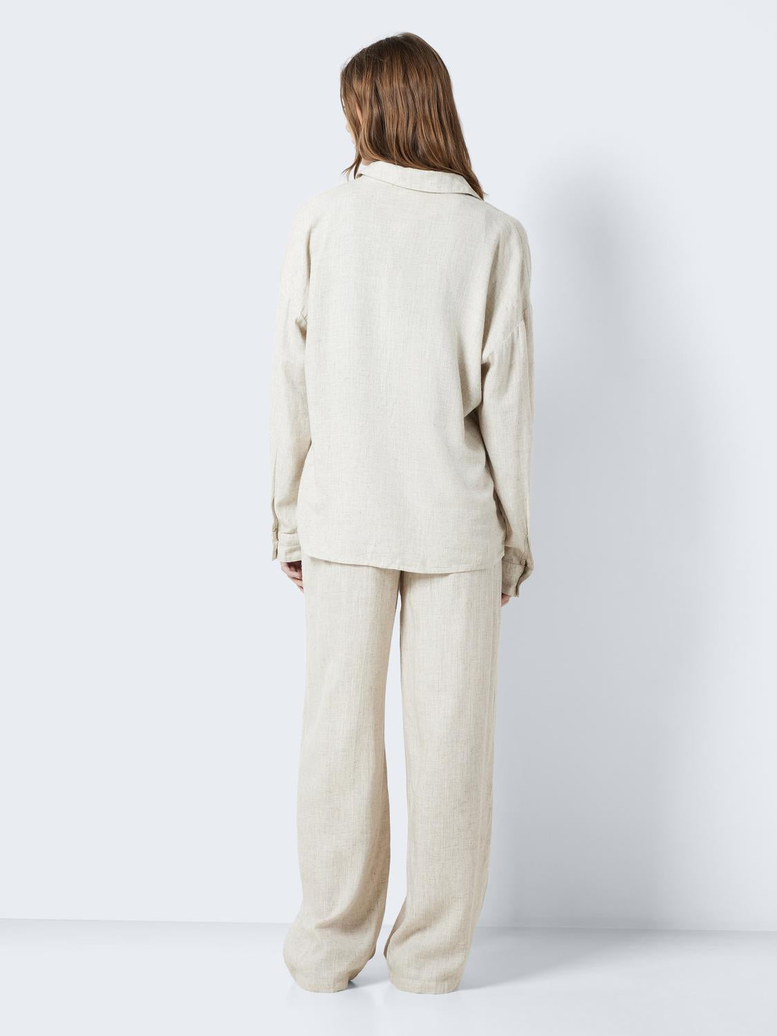 model_shot-front_full