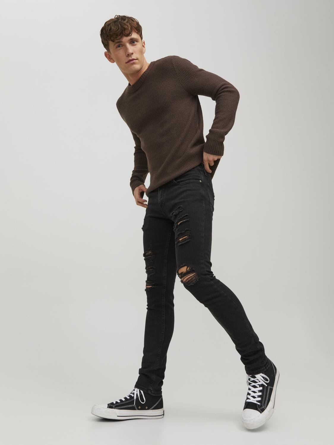 model_shot-creative