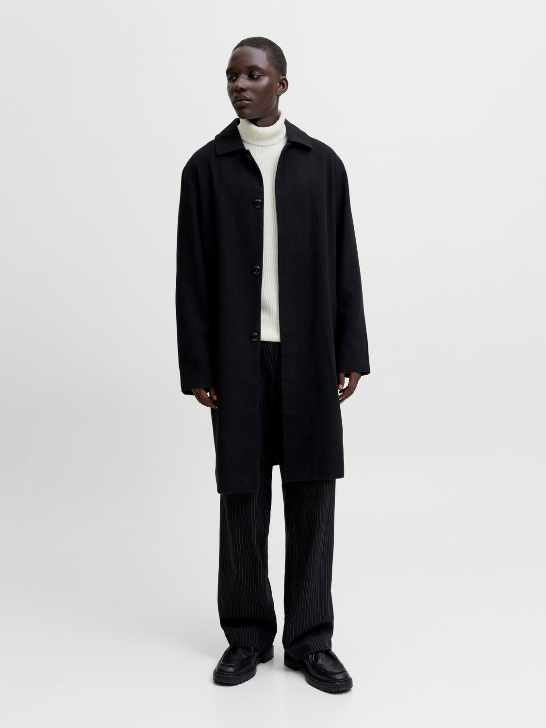 model_shot-front_full