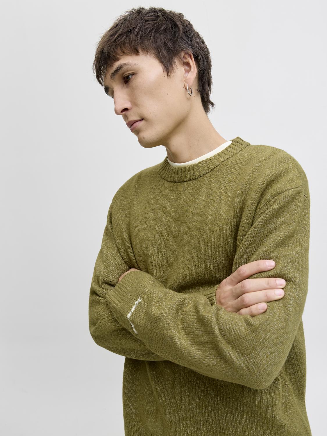 model_shot-creative