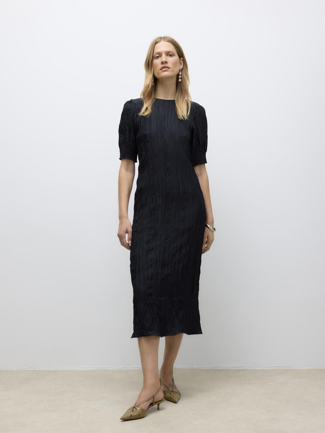 model_shot-front