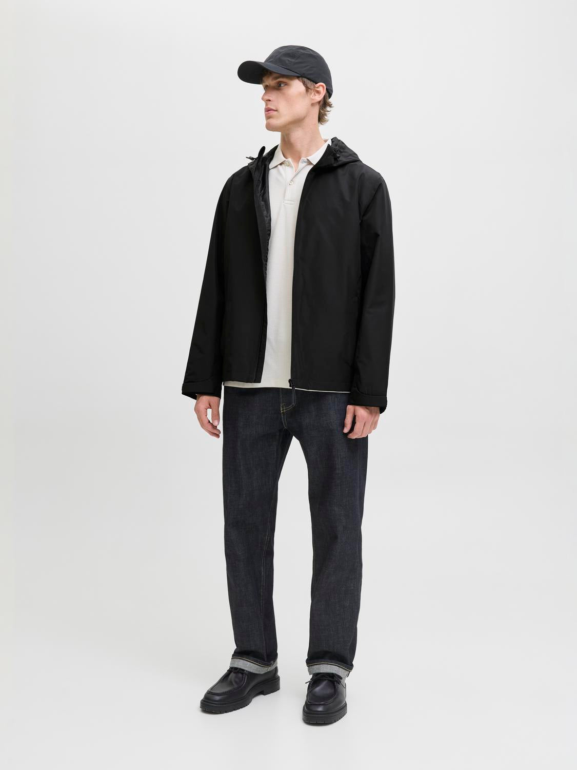 model_shot-front_full