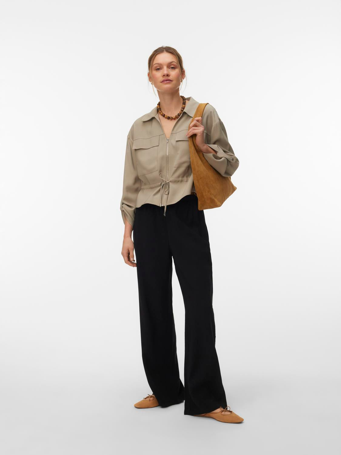 model_shot-front