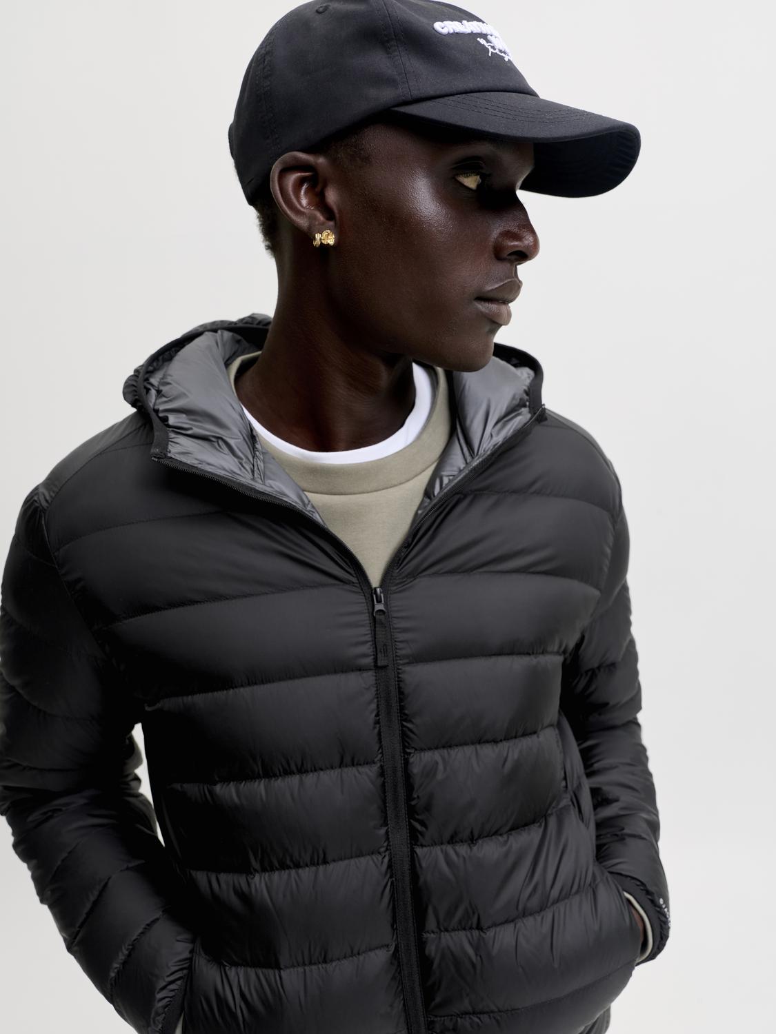 model_shot-creative