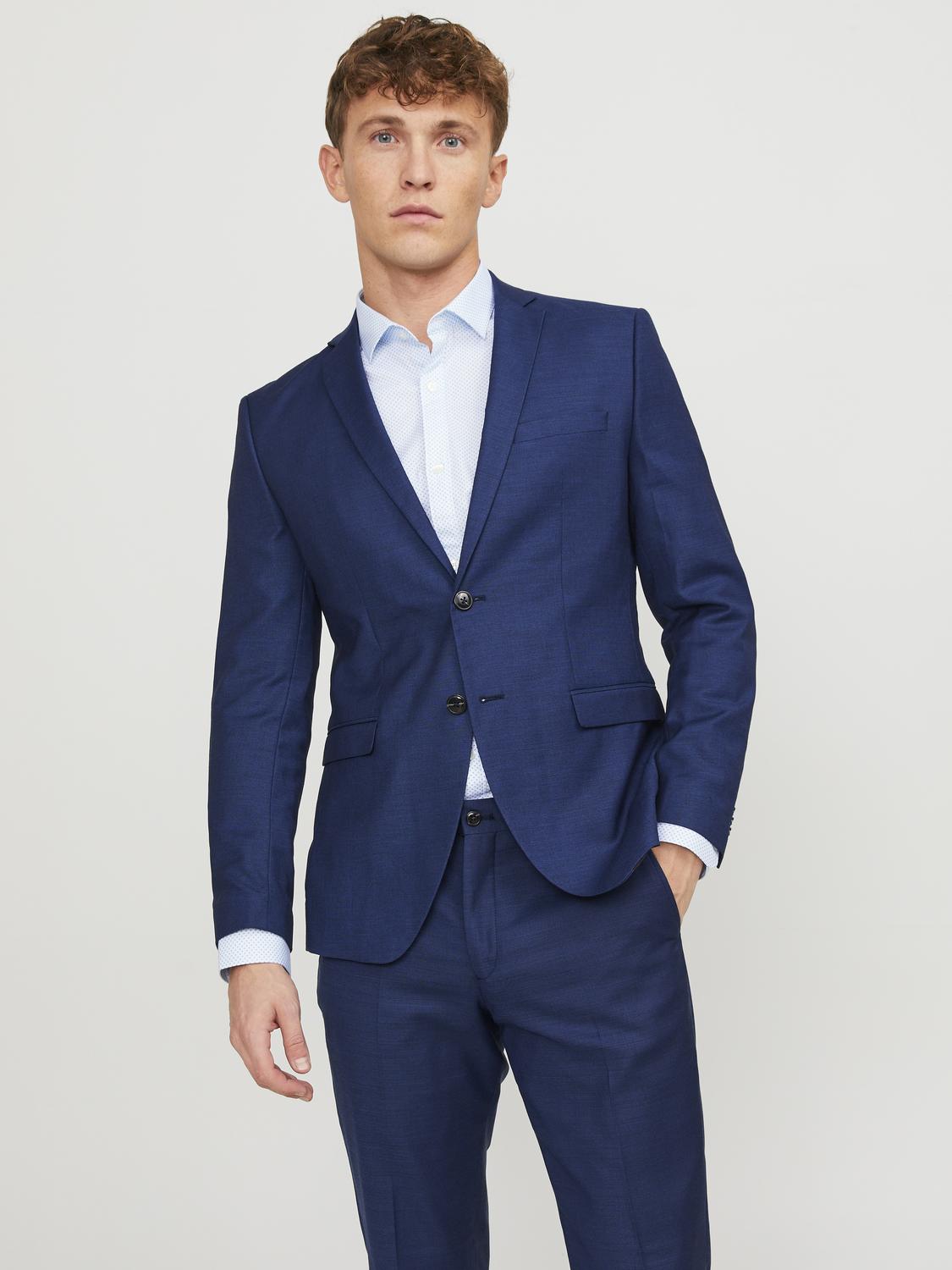 model_shot-front
