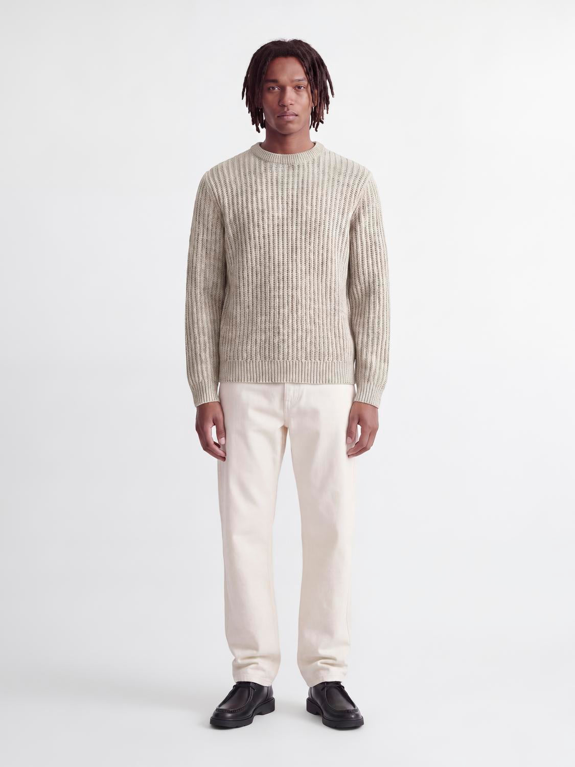 model_shot-front_full