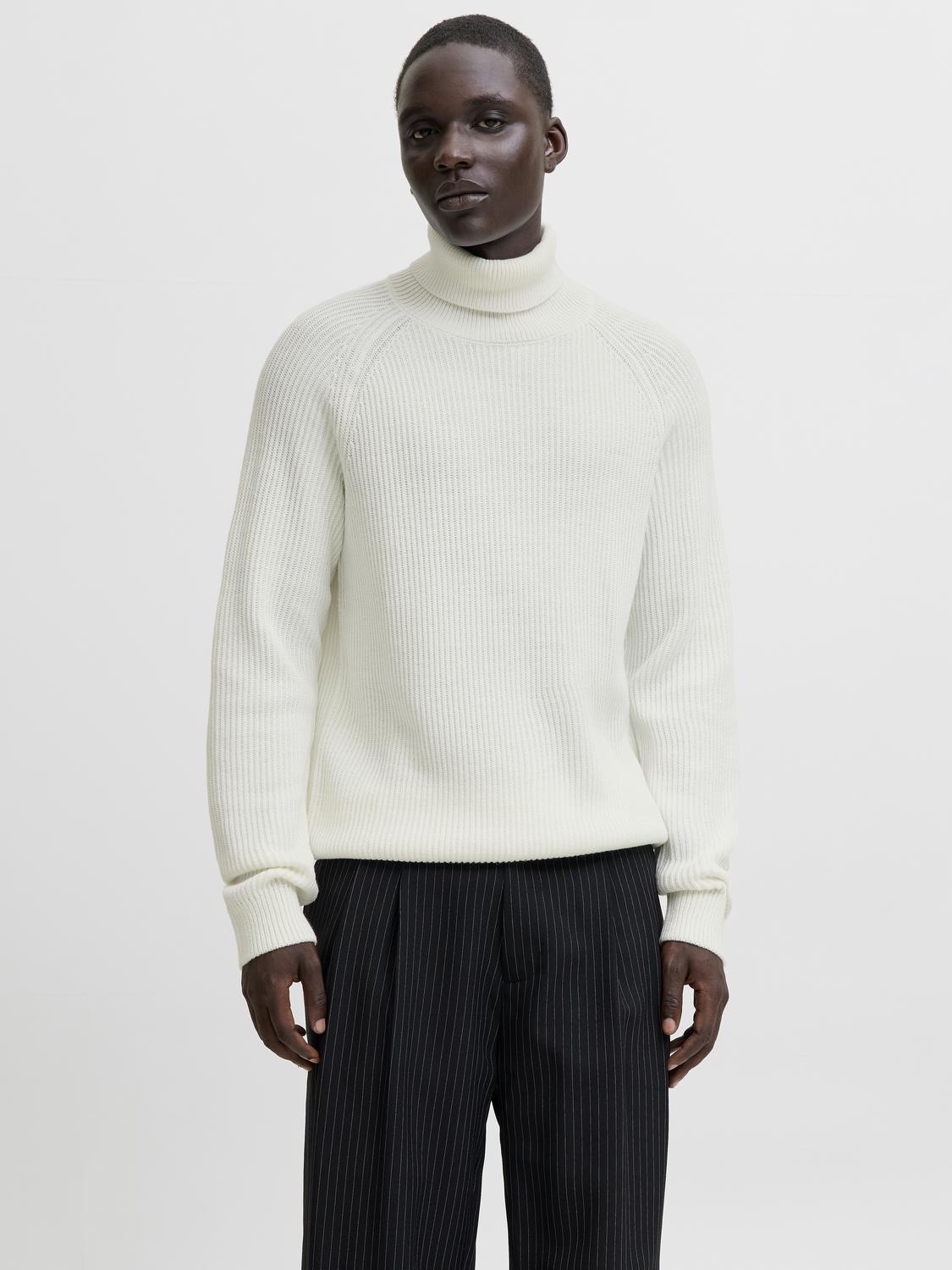 model_shot-front