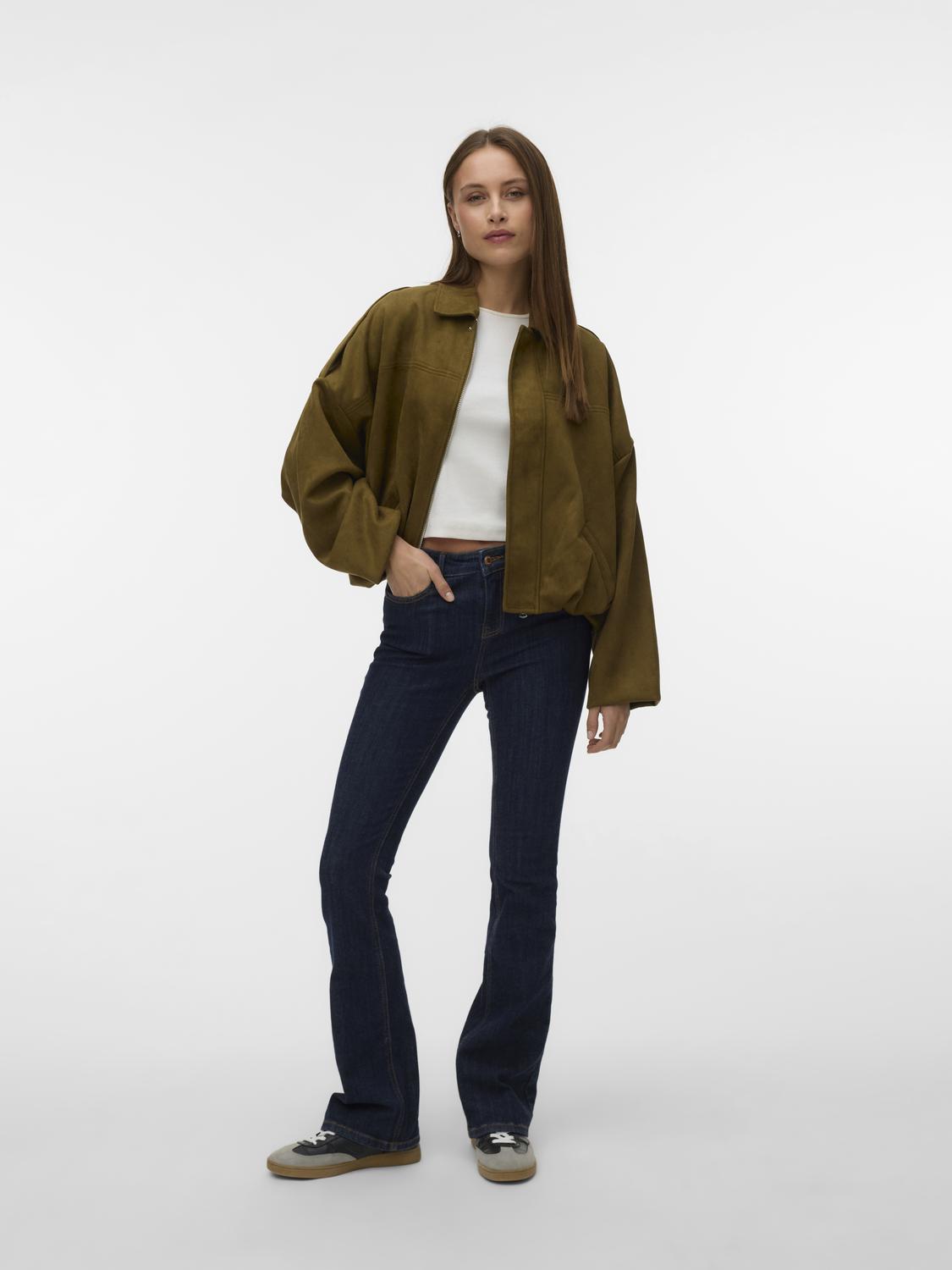 model_shot-front