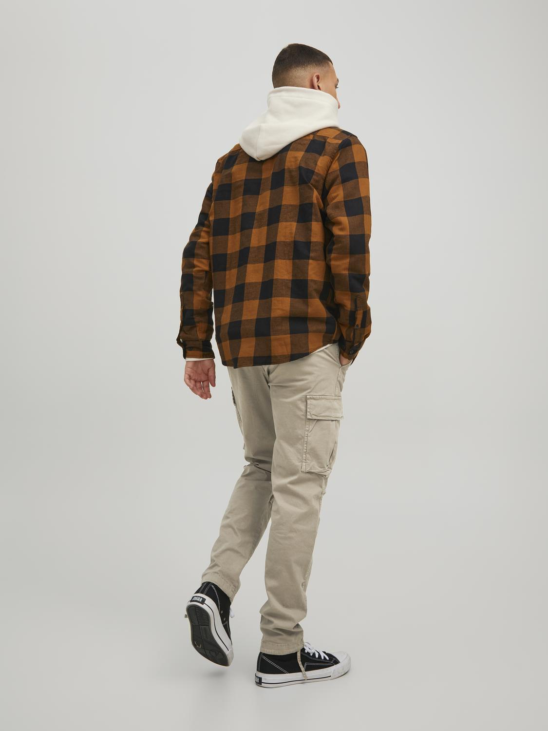 model_shot-back