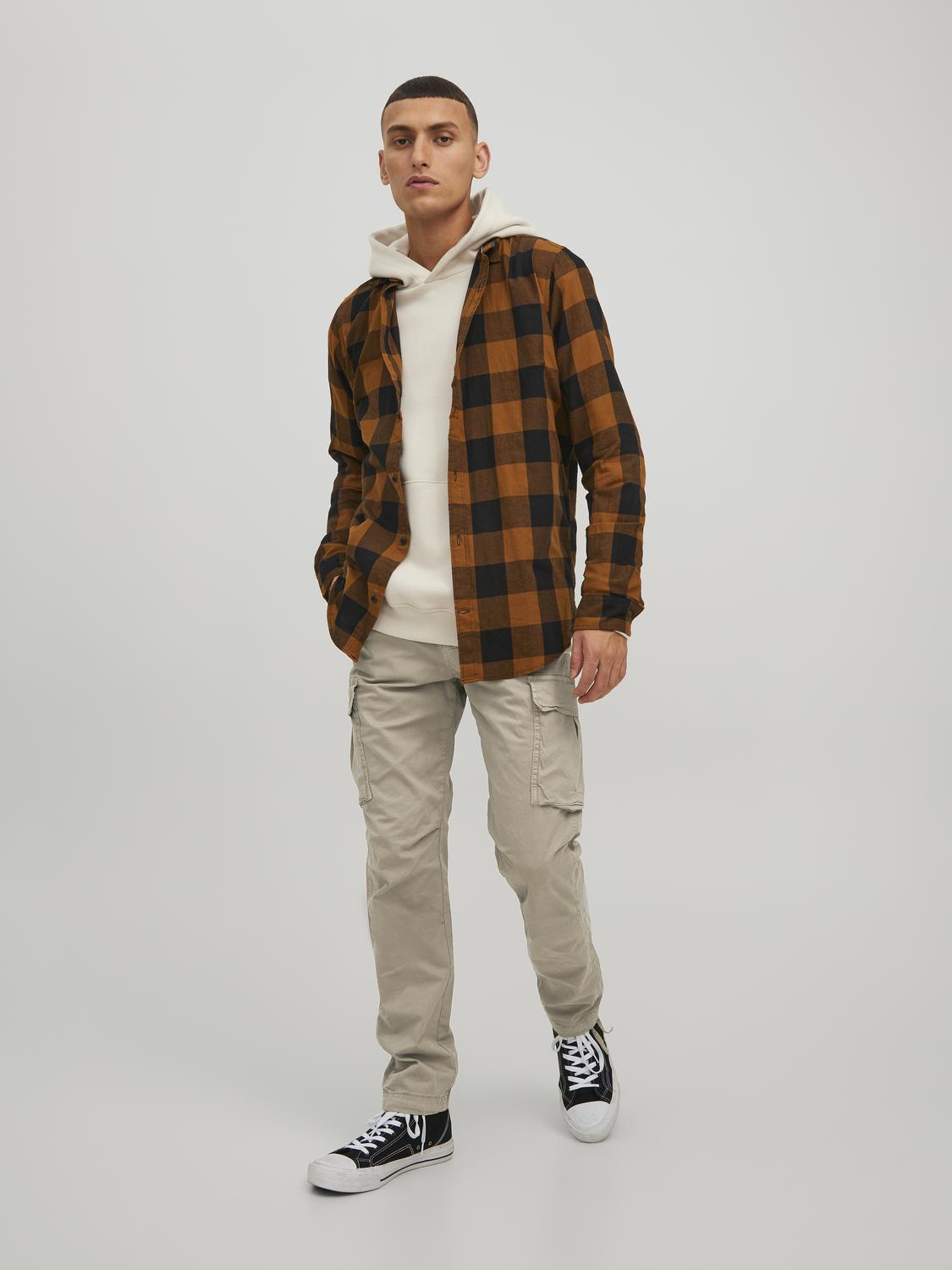 model_shot-front_full