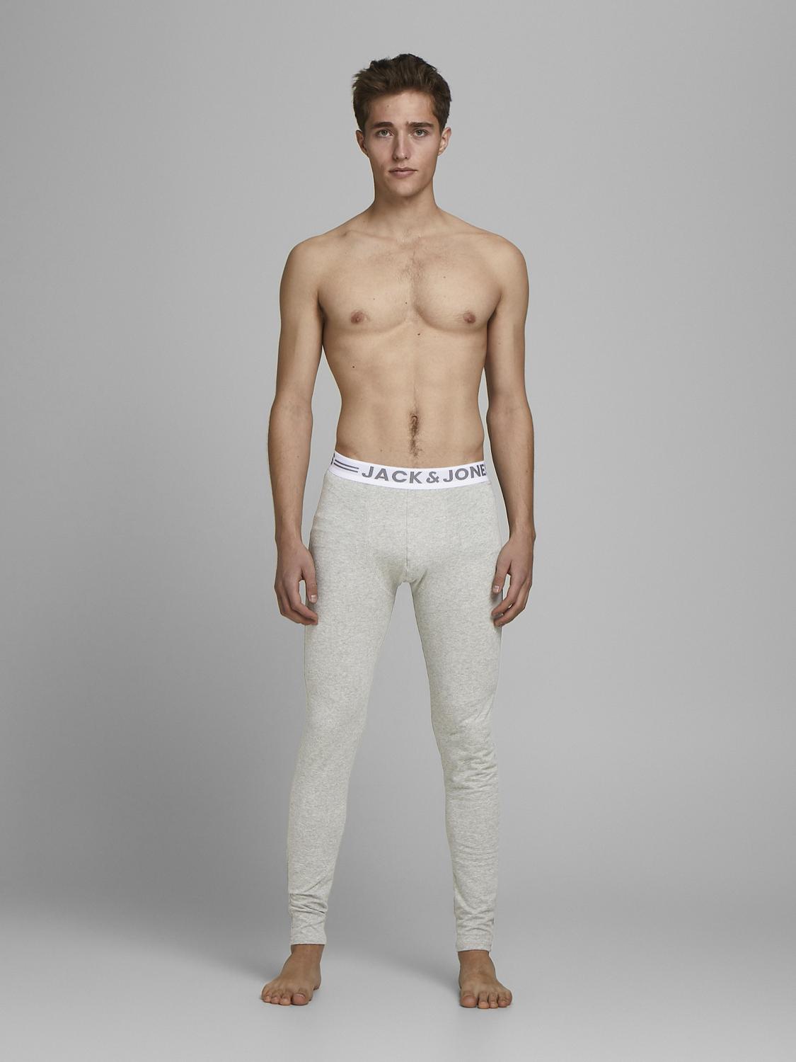 model_shot-front_full