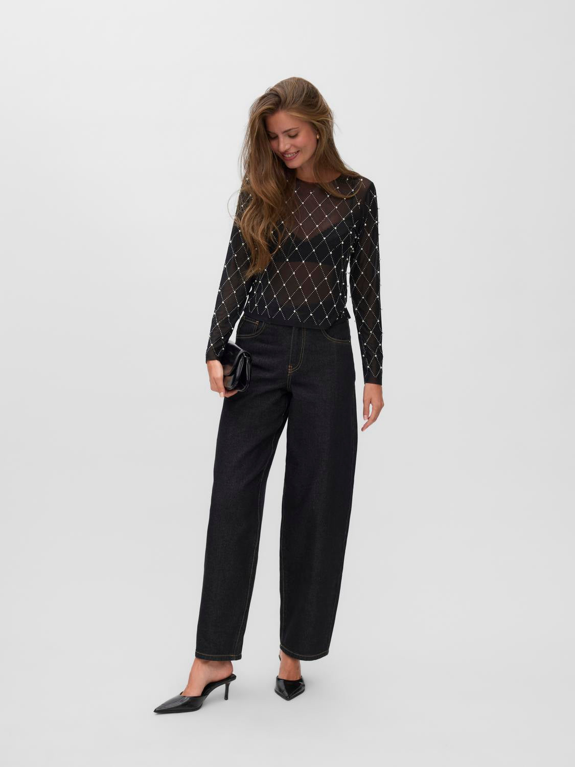 model_shot-front