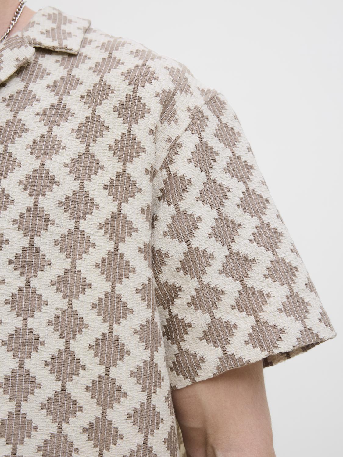 model_shot-detail