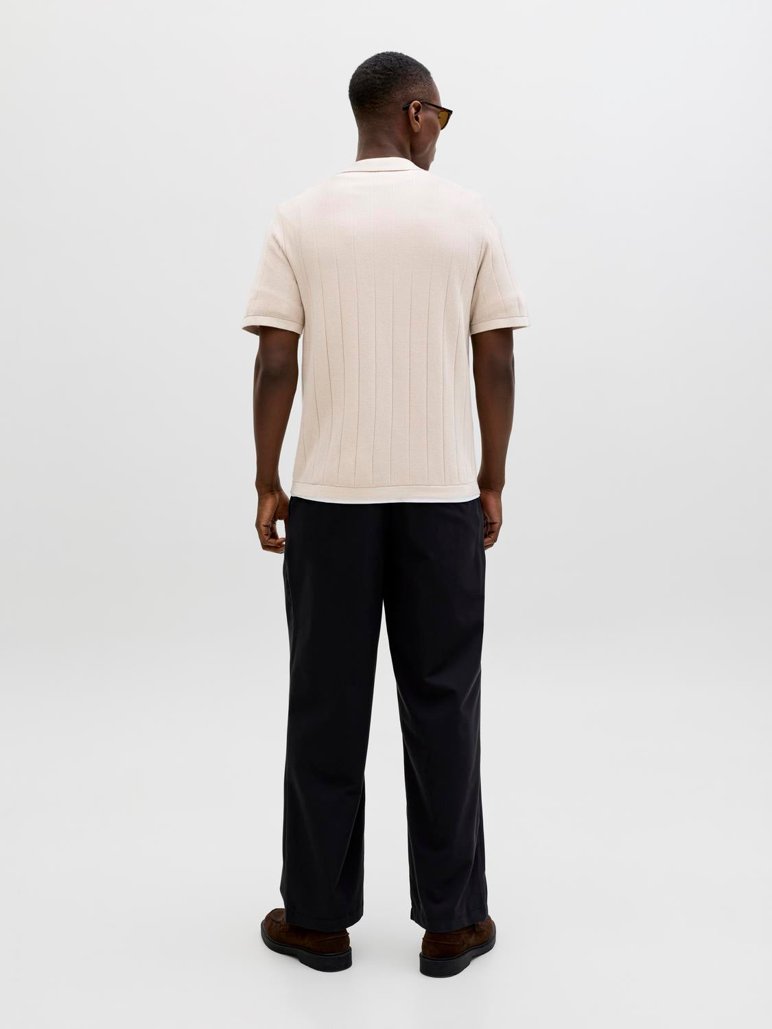model_shot-back