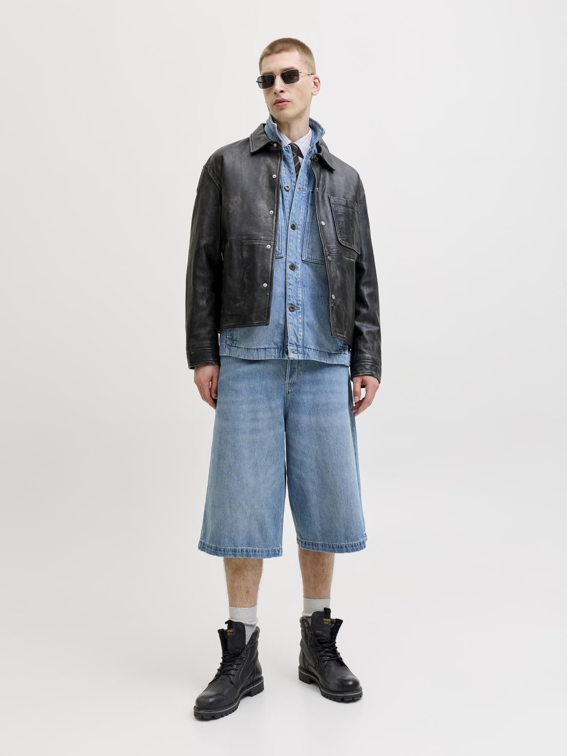 model_shot-front_full