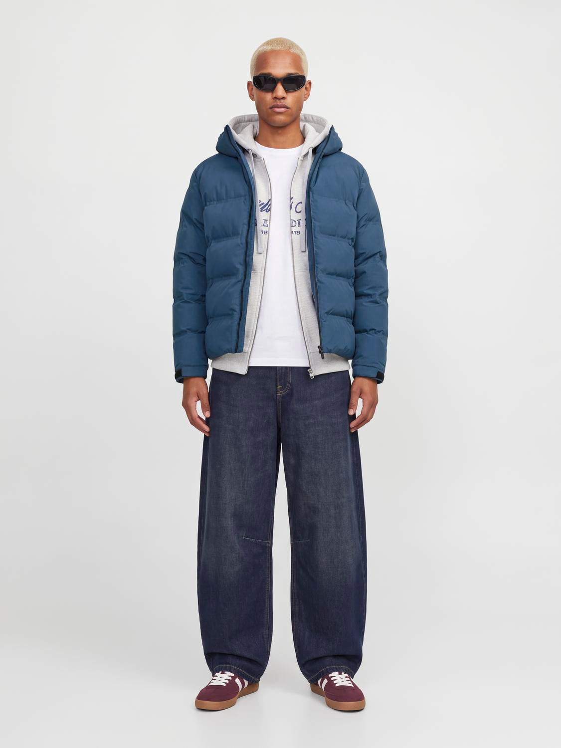 model_shot-front_full