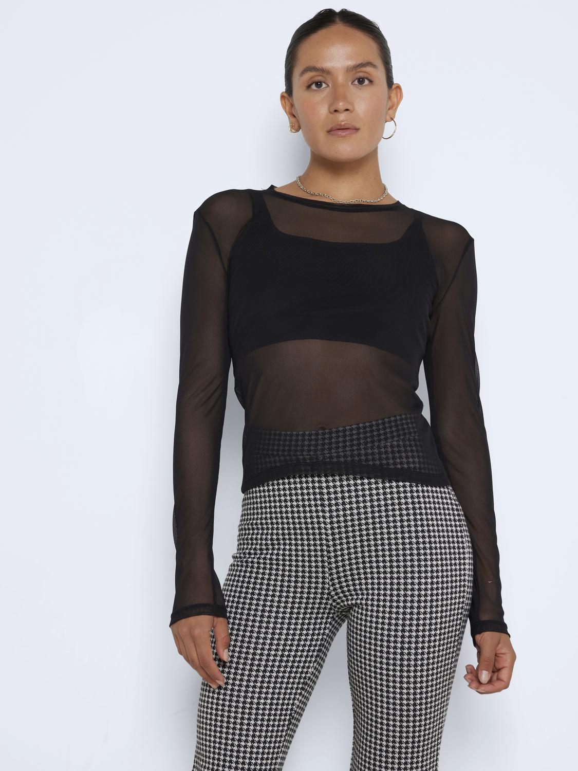 model_shot-front