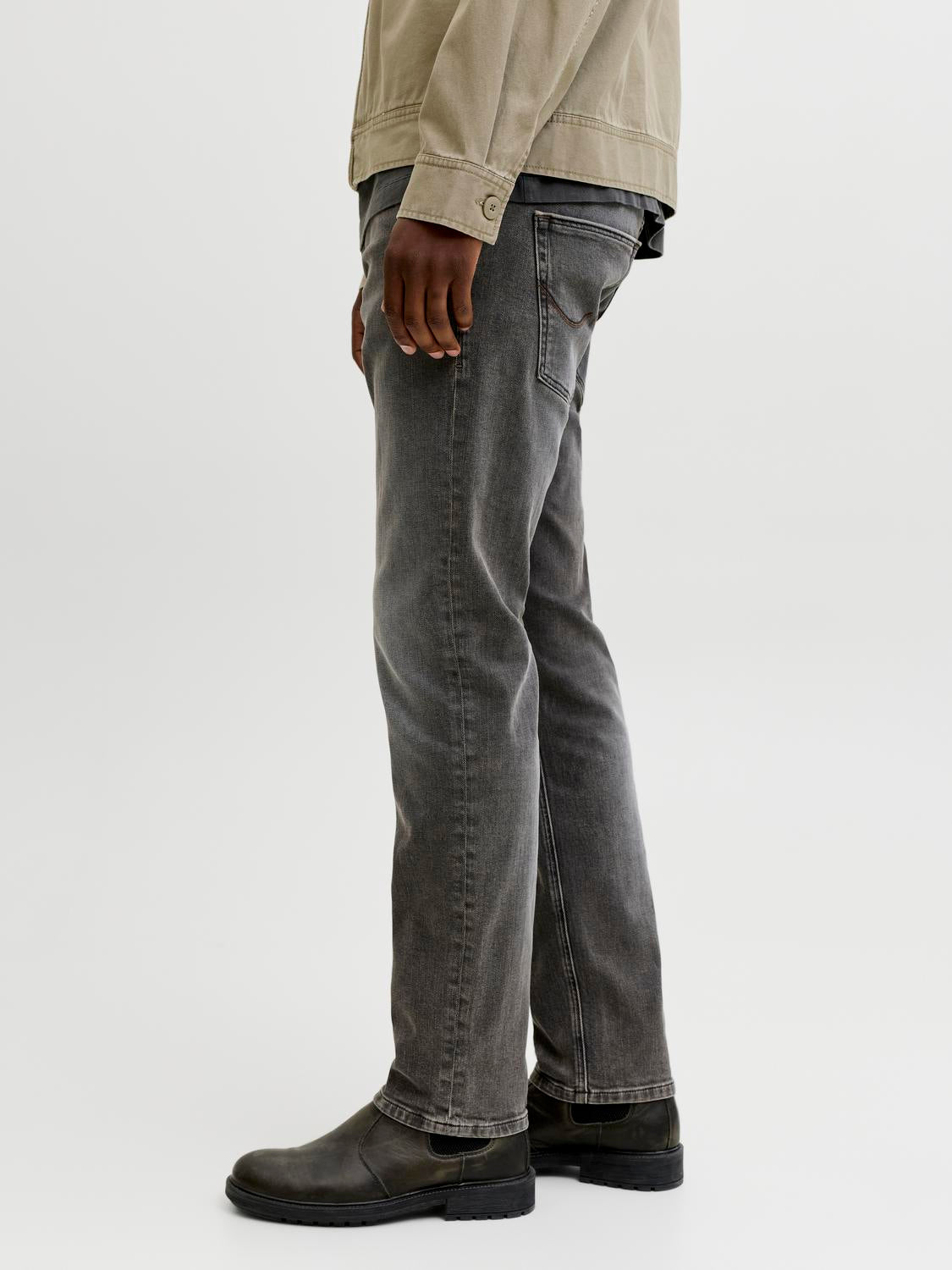 model_shot-detail
