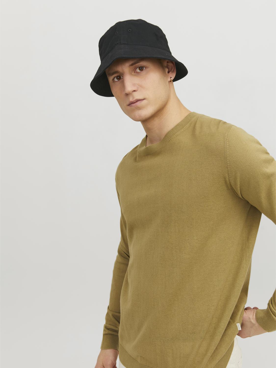 model_shot-front
