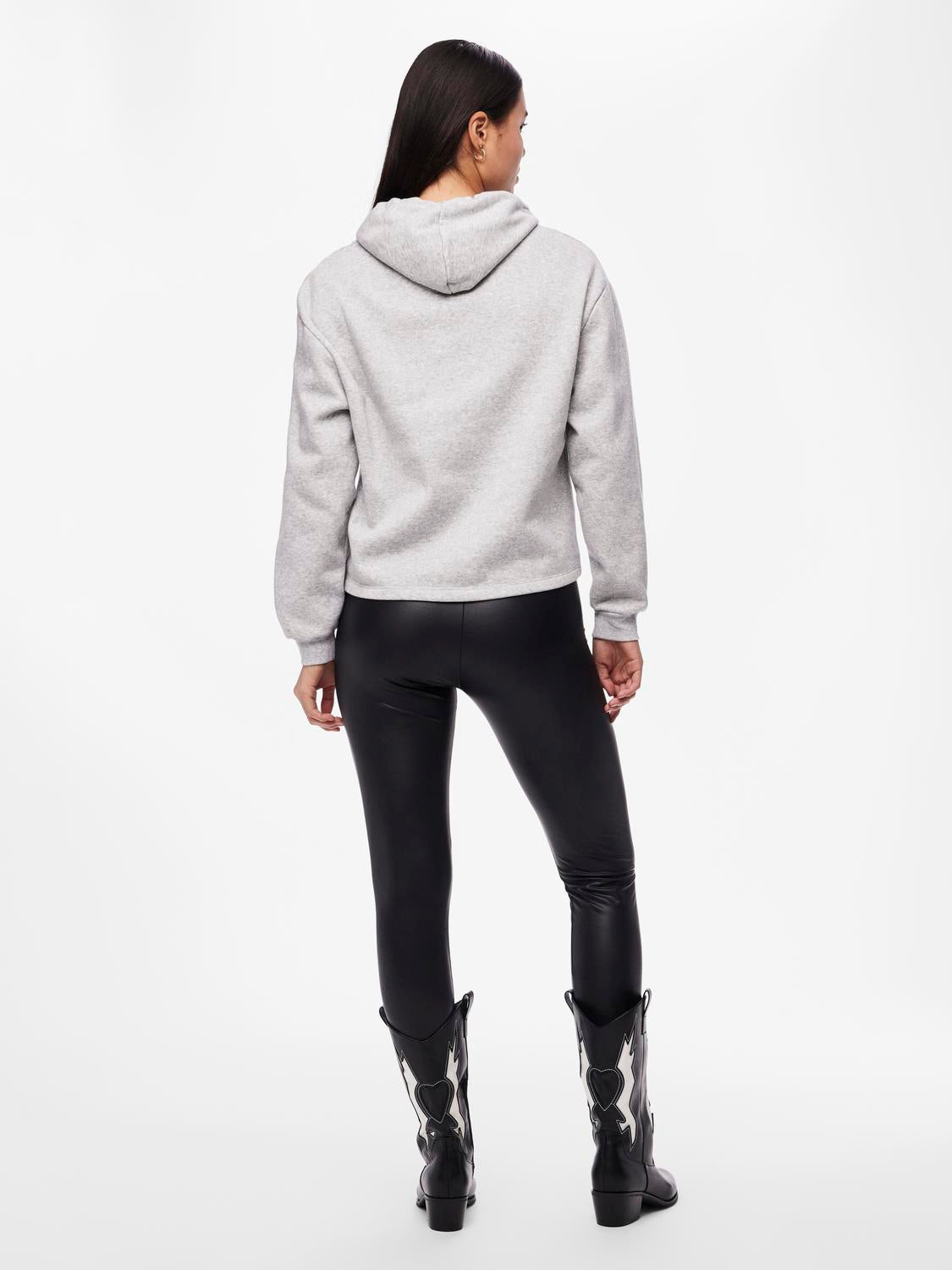model_shot-back