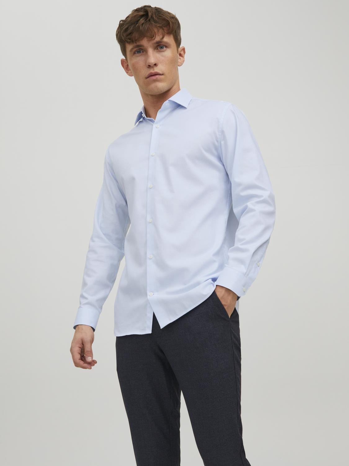 model_shot-front