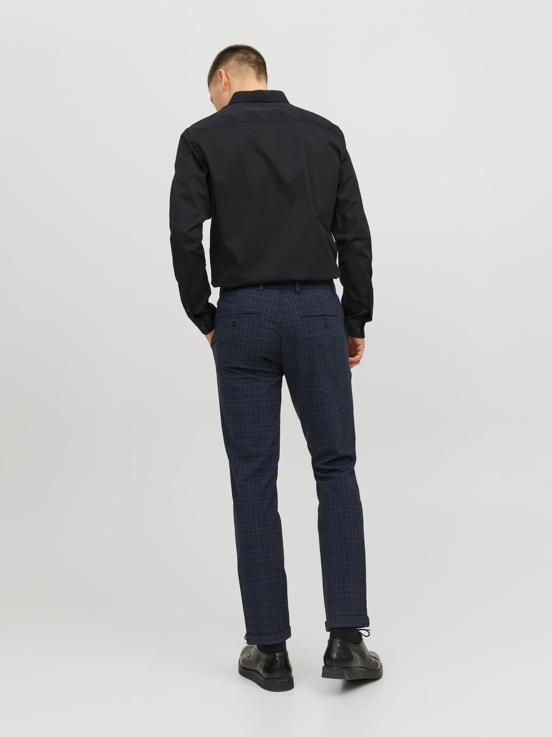 model_shot-back
