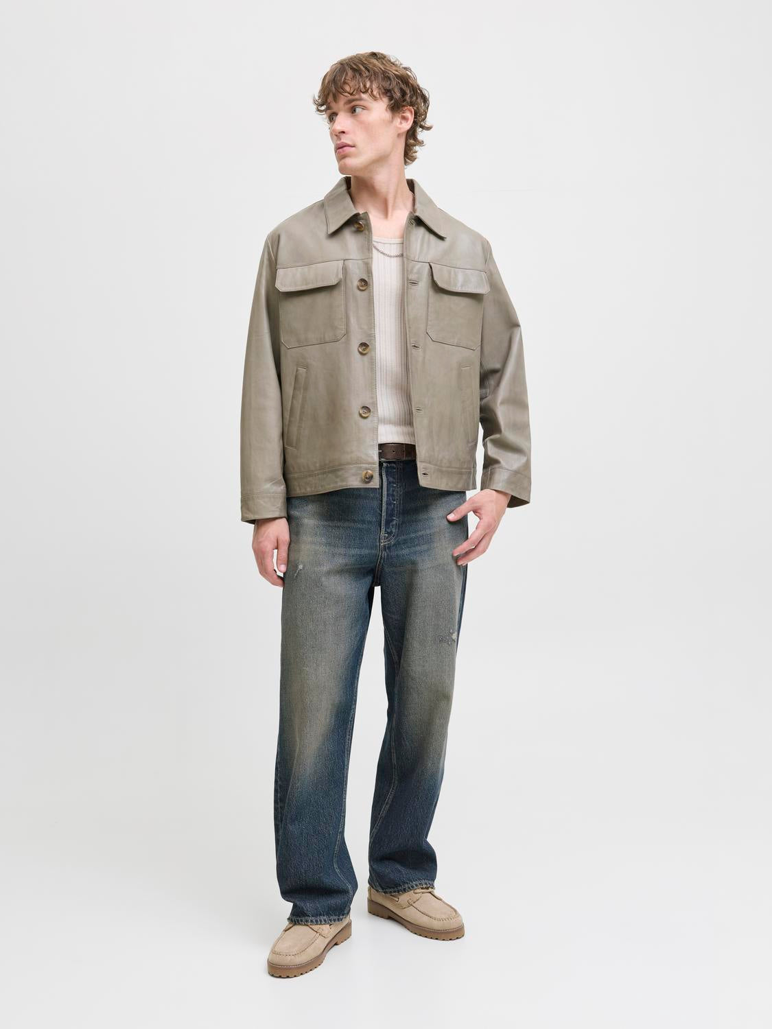 model_shot-front_full