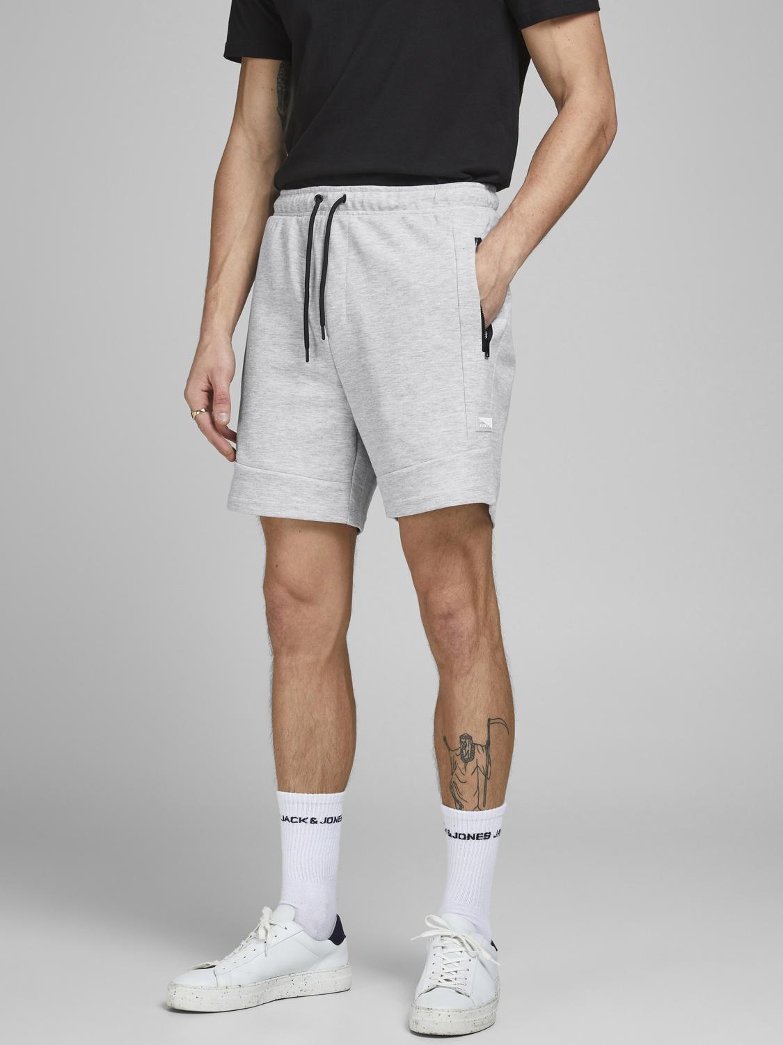 model_shot-front