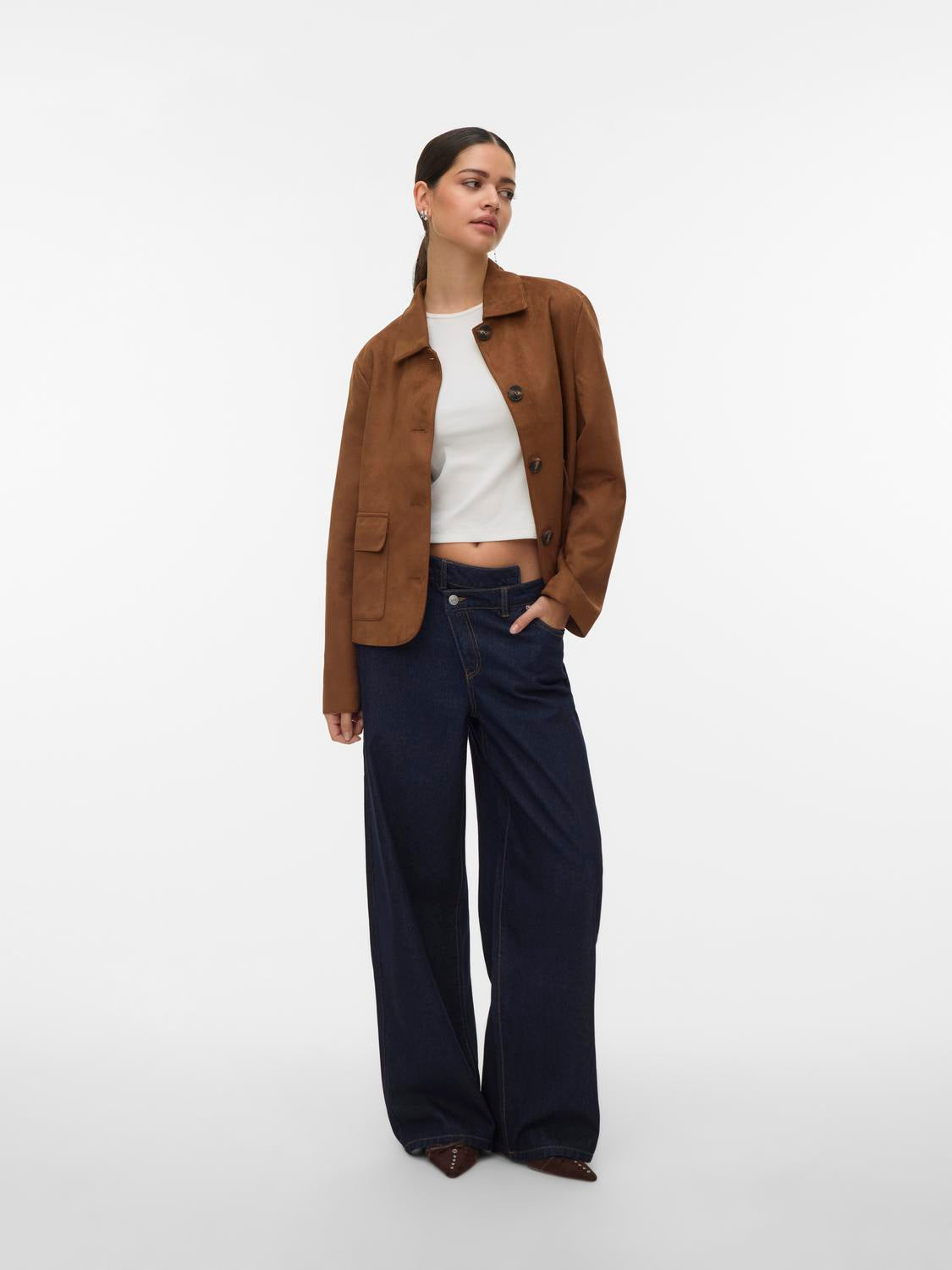 model_shot-front