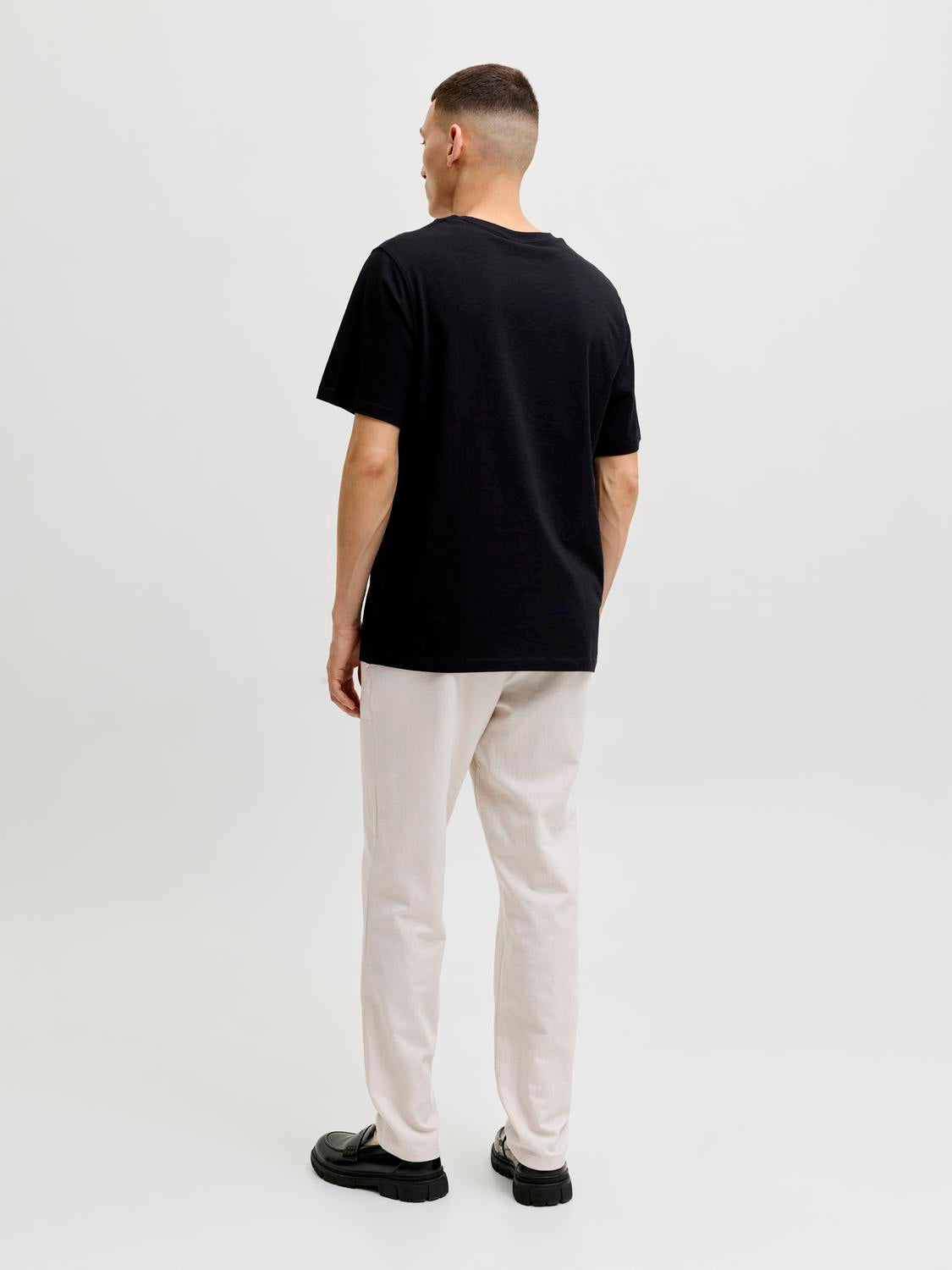 model_shot-back