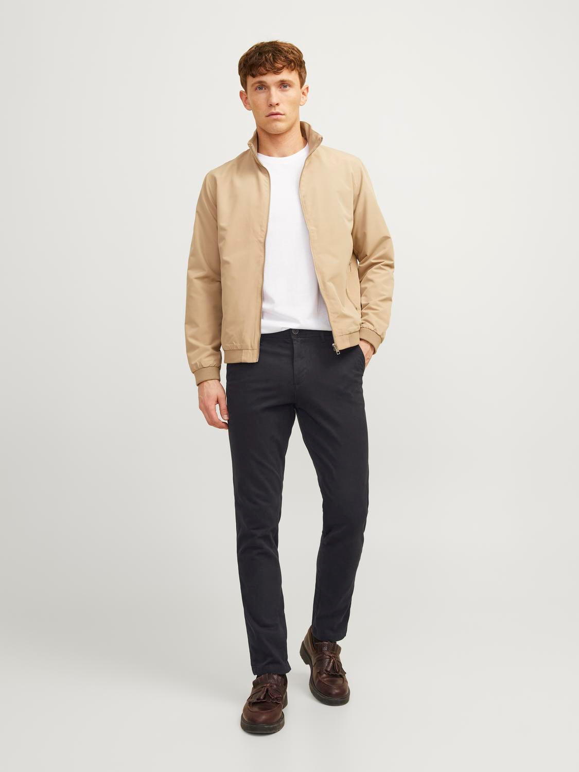 model_shot-front_full
