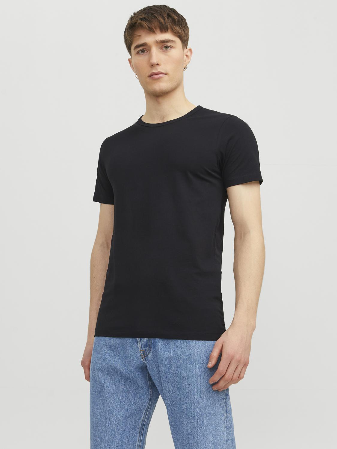 model_shot-front