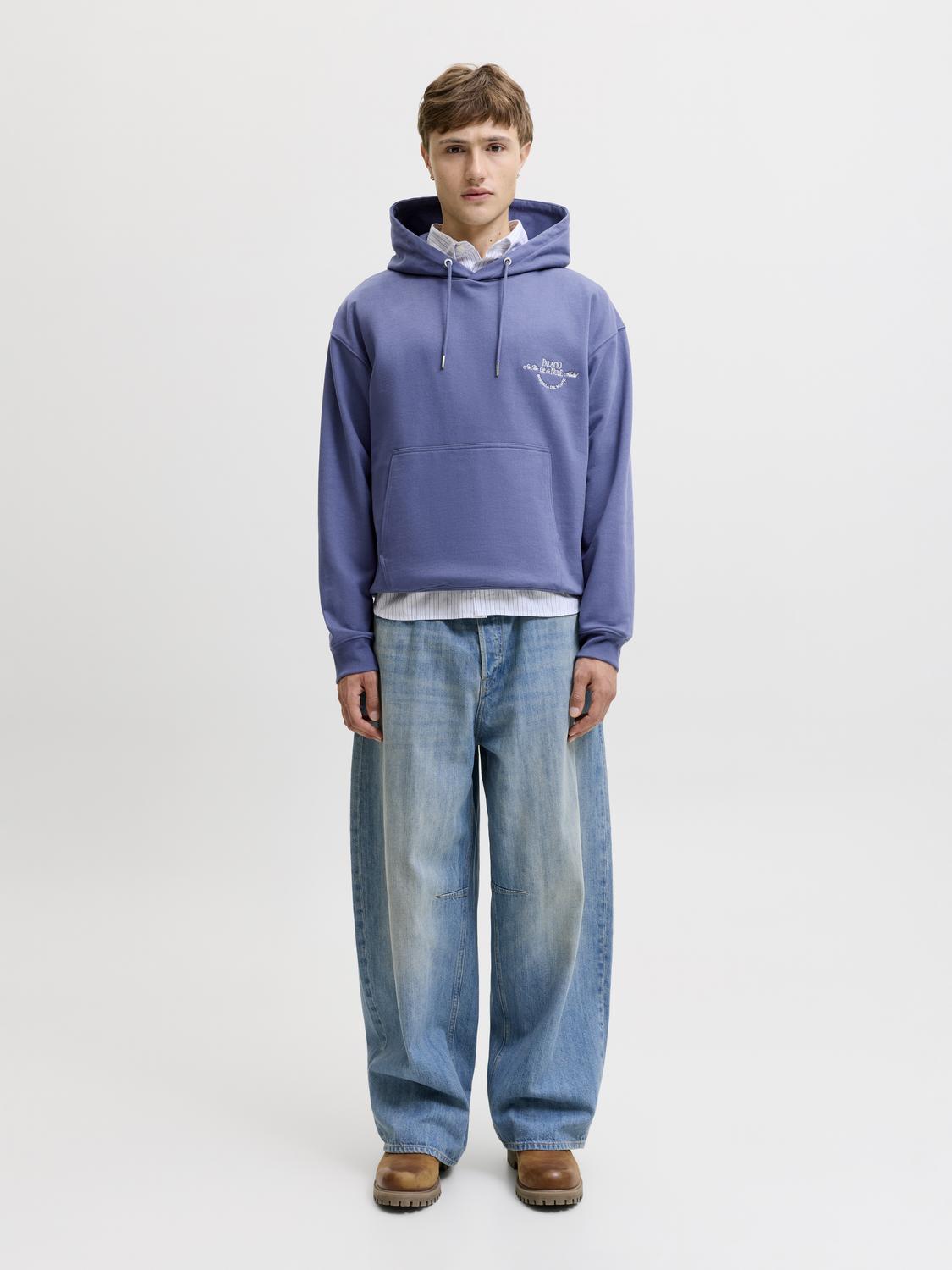 model_shot-front_full