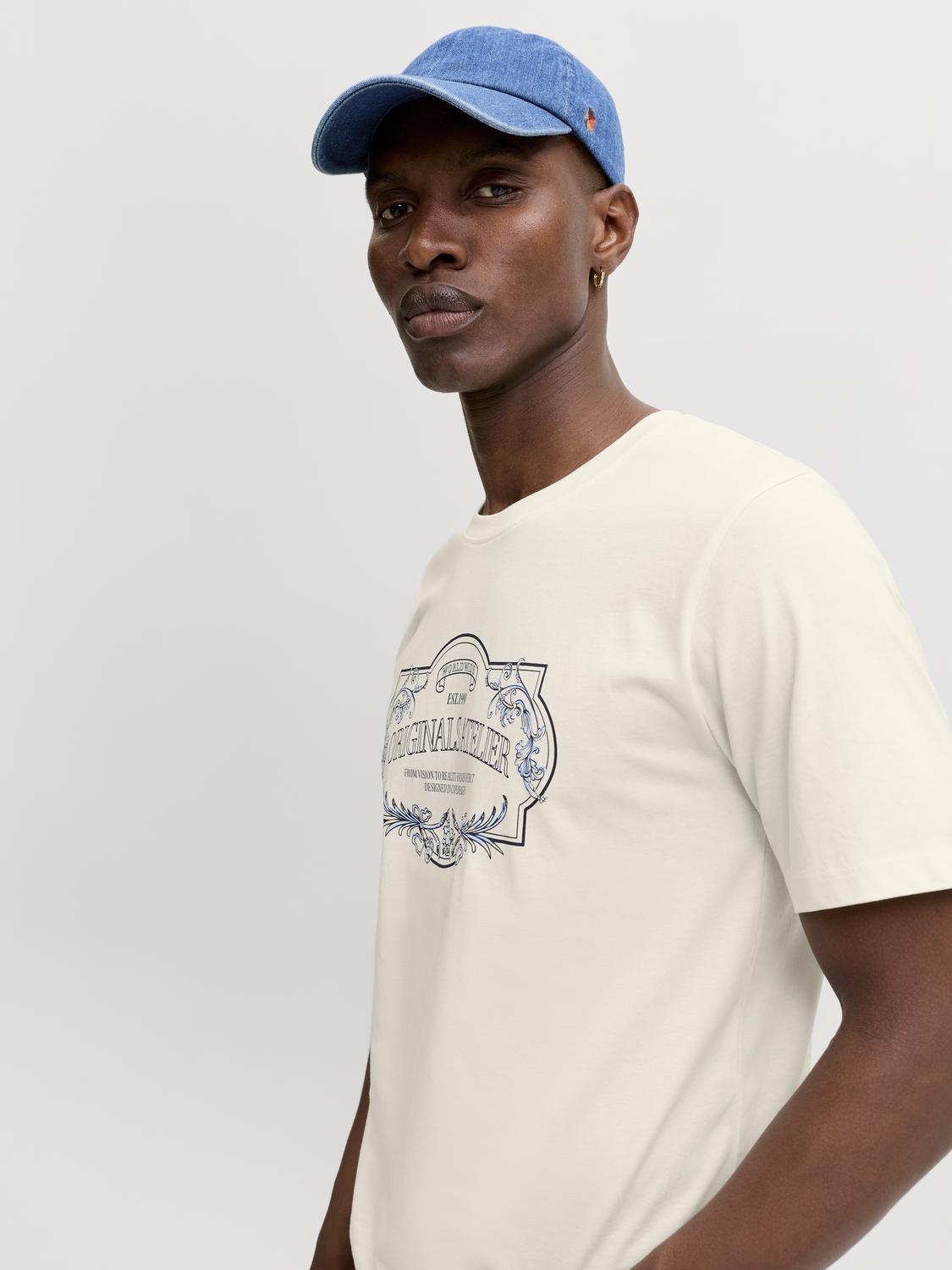 model_shot-creative