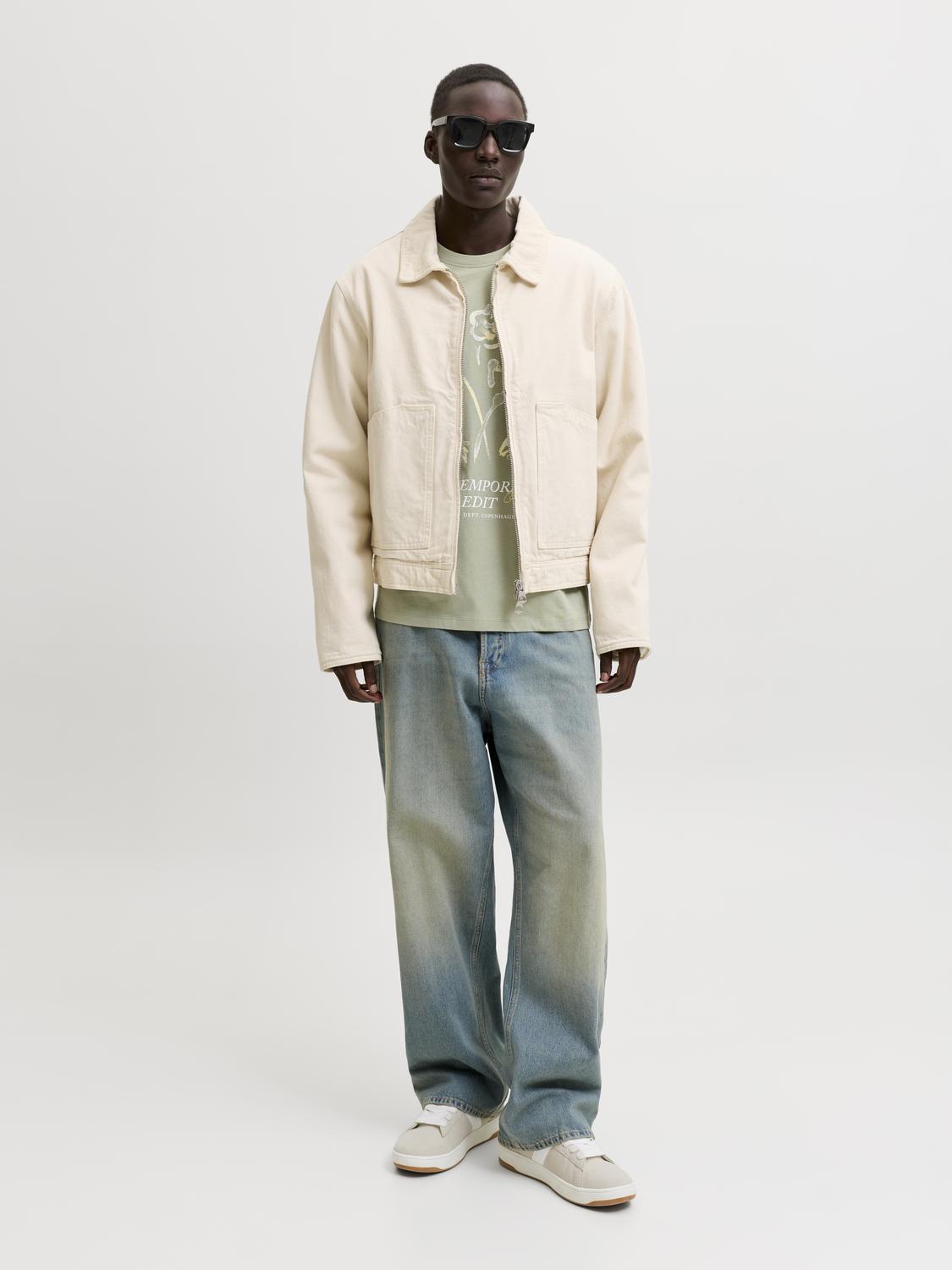 model_shot-front_full