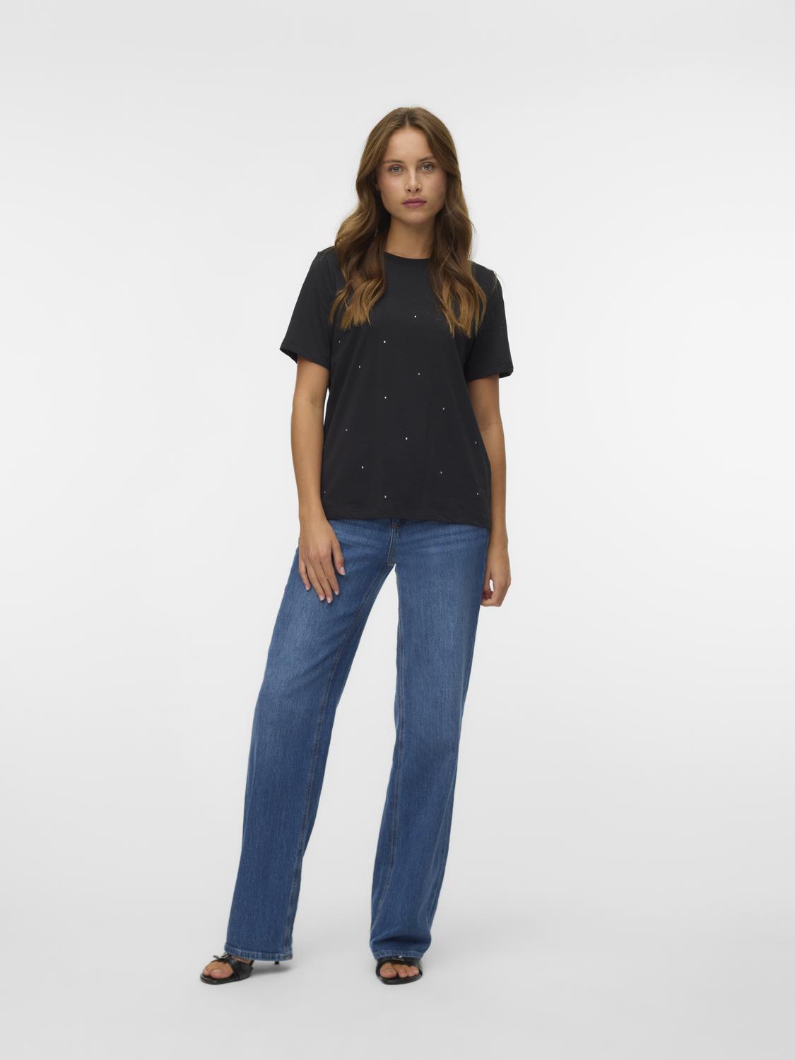 model_shot-front
