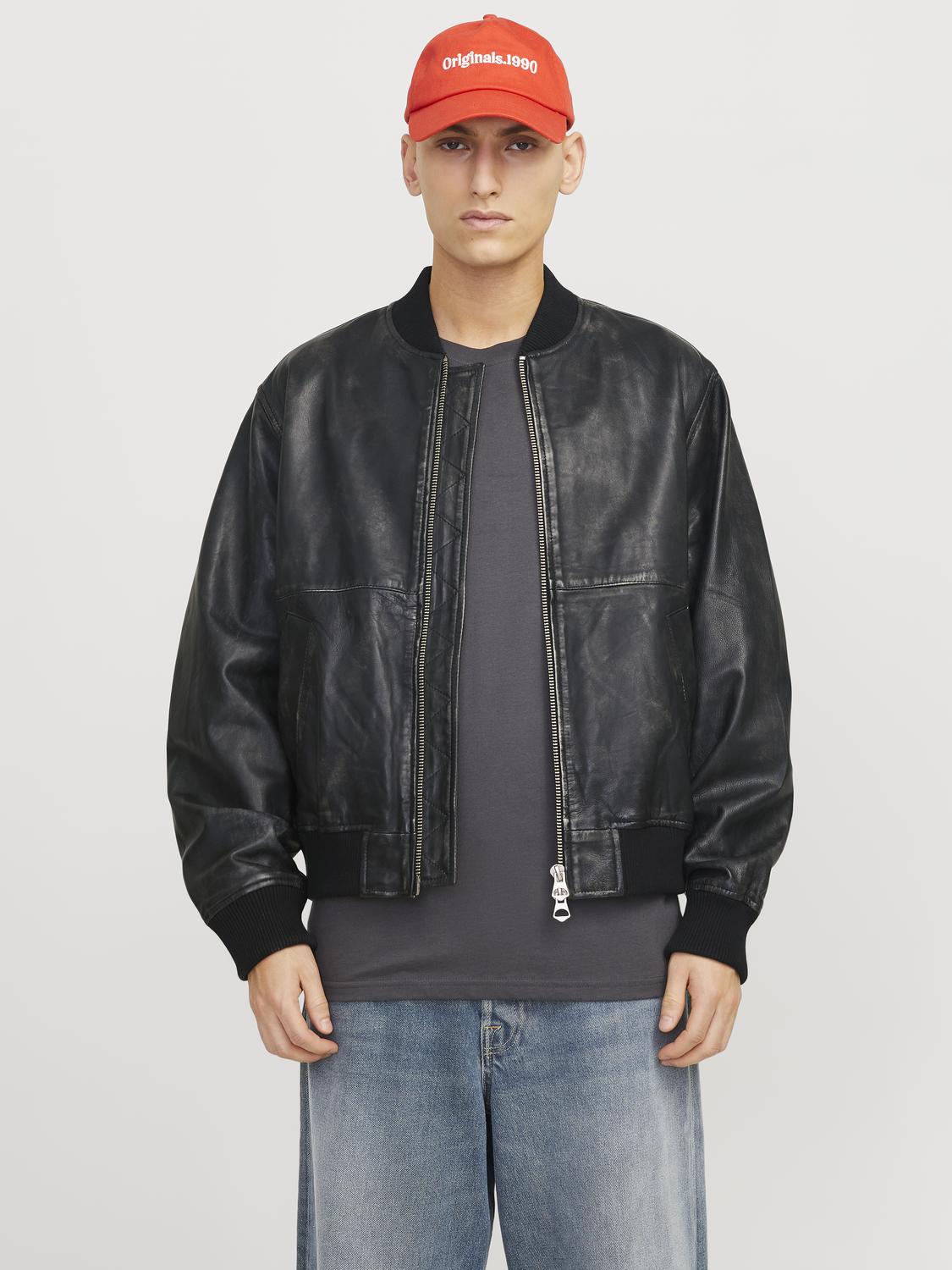 model_shot-front