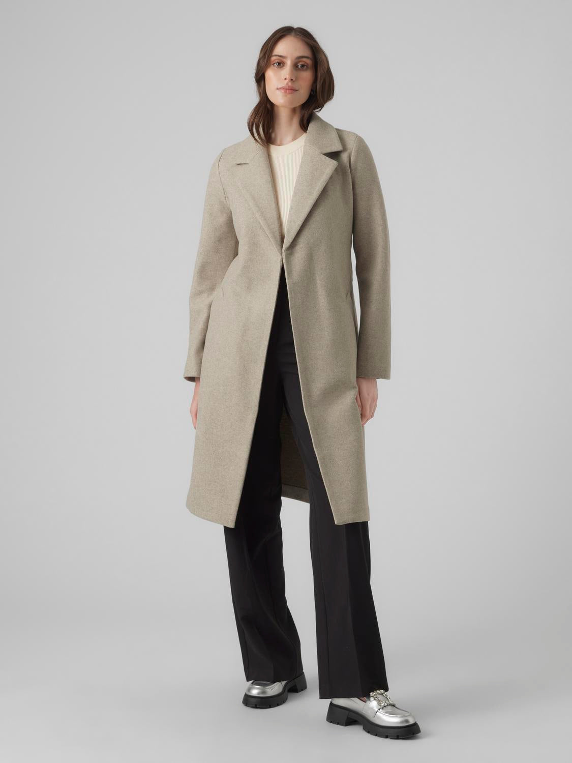 model_shot-front